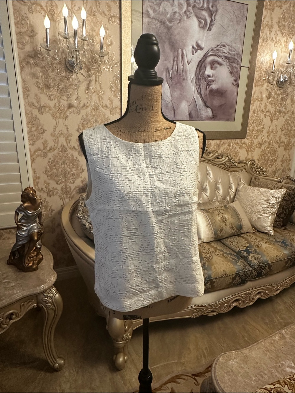 Vince Camuto White Textured Sleeveless Top